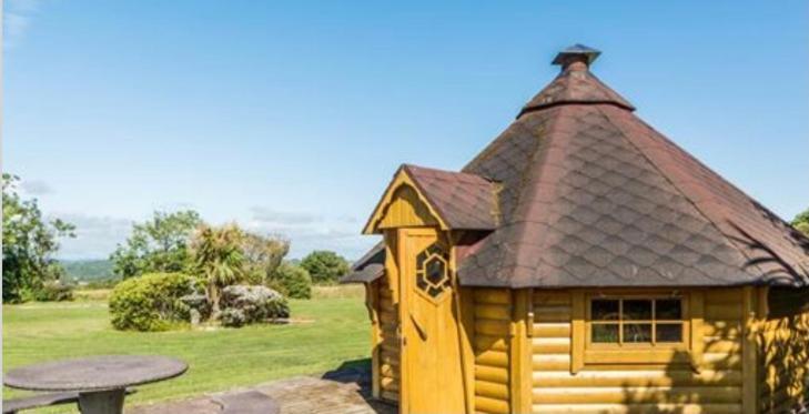 Corthna Lodge Schull Exterior foto