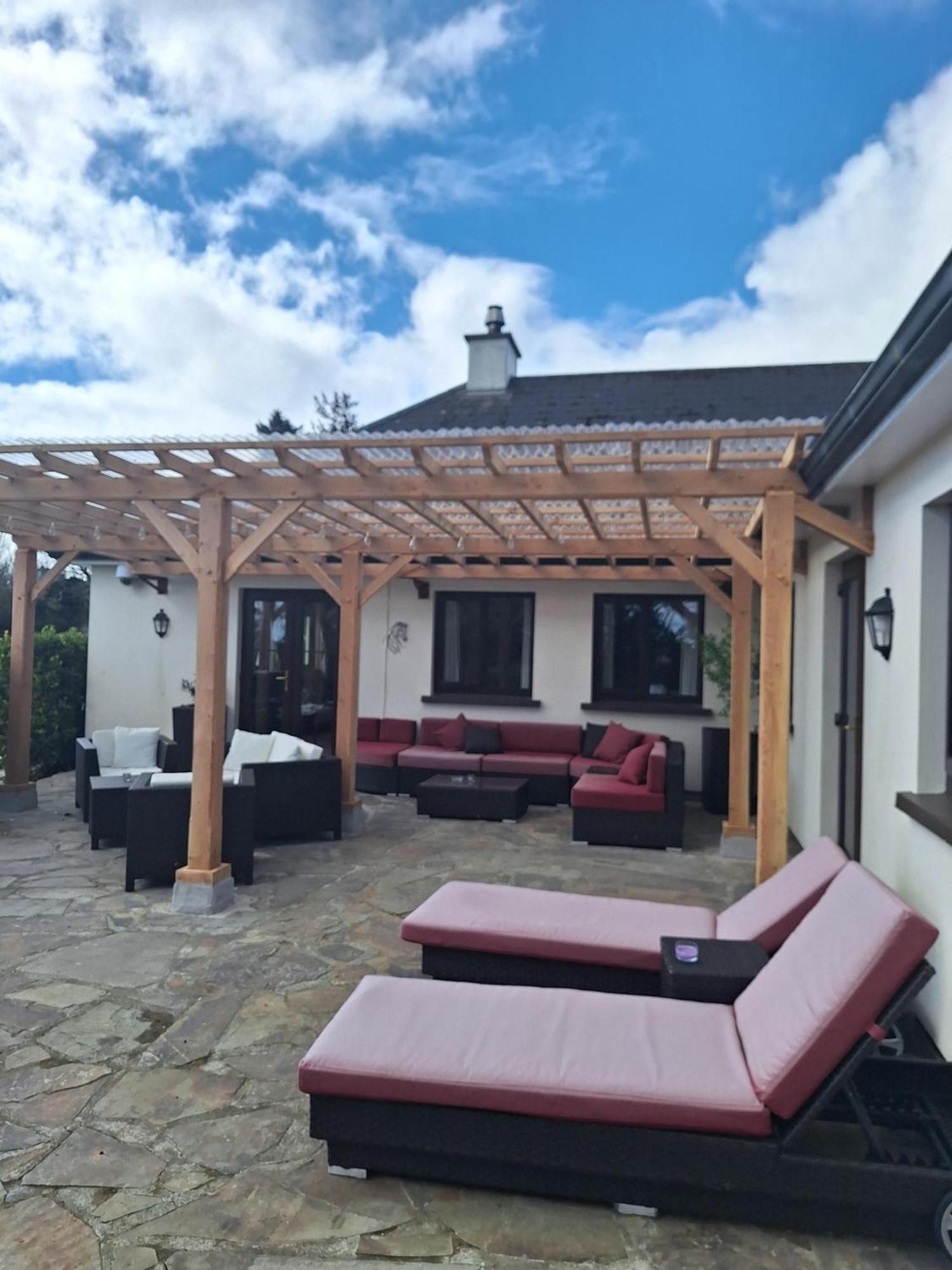 Corthna Lodge Schull Exterior foto