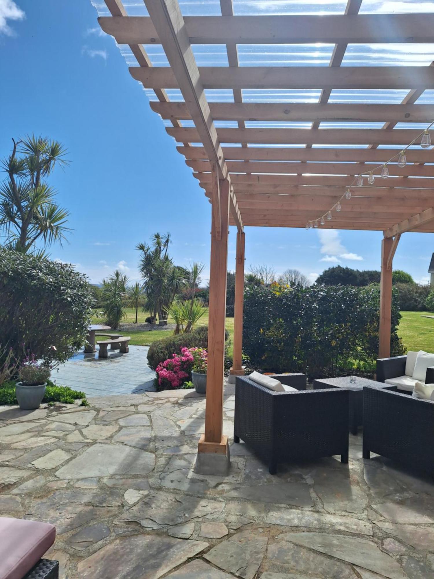 Corthna Lodge Schull Exterior foto